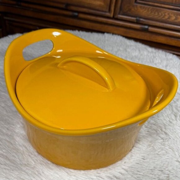 NWOT Racheal Ray Yellow 2.75qt Round Handled Baking Dish with Lid - Picture 2 of 12